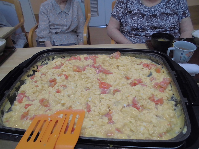 お昼作り『トマトの卵の中華炒め』① - ショートまなぐら